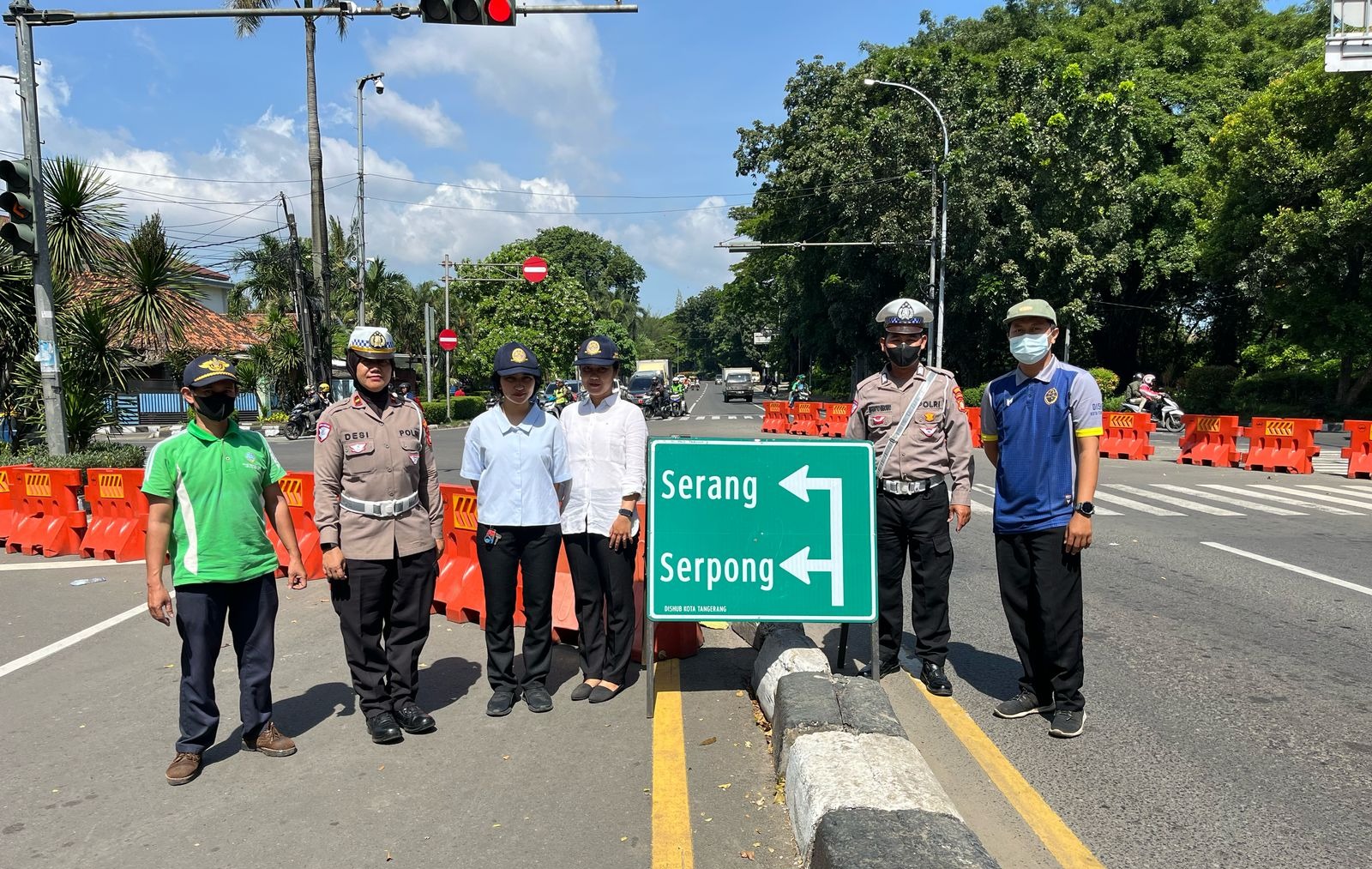 50557jelang mudik lebaran dishub kota tangerang pasang rambu petunjuk jalan 505571