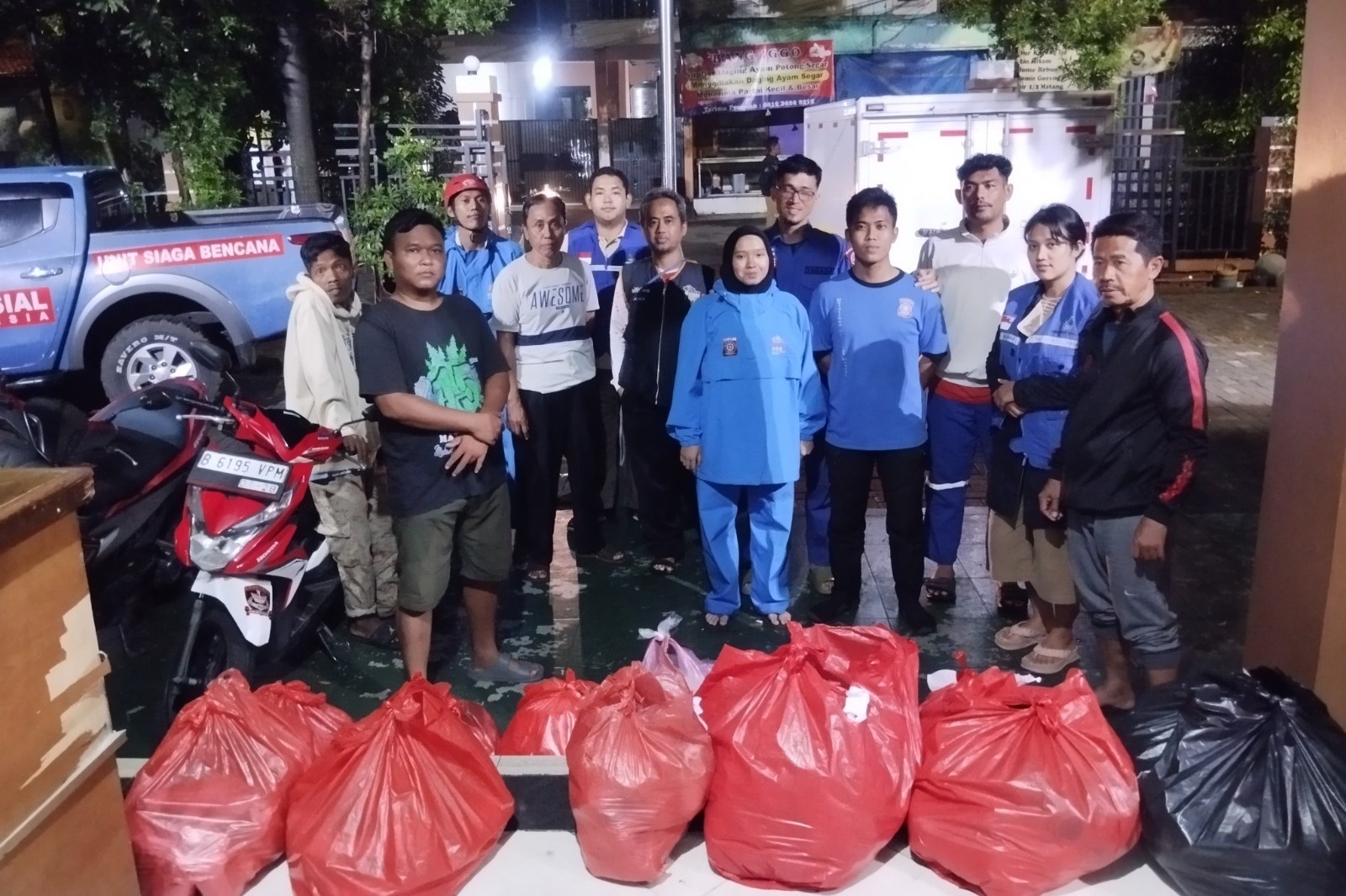 50747pastikan kebutuhan warga terdampak banjir terpenuhi pemkot tangerang distribusikan ribuan nasi bungkus 507471