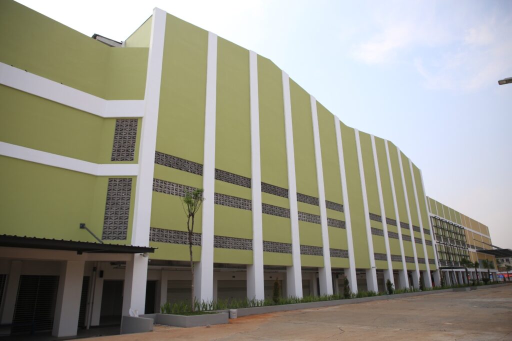 50827antusias masyarakat dan pedagang jelang peresmian pasar anyar kota tangerang 50827