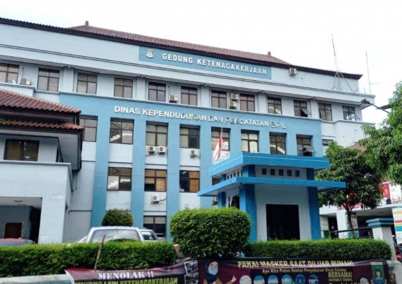 50837maksimal satu tahun penduduk nonpermanen di kota tangerang wajib lapor ke kantor disdukcapil 50837