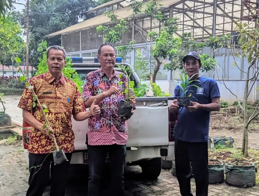 50925kampung mandiri pangan pemkot tangerang distribusikan bibit tanaman gratis 509251