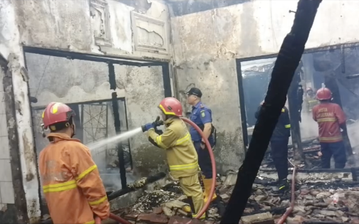 50993sigap bpbd kota tangerang padamkan kebakaran rumah di batuceper kurang dari satu jam 50993