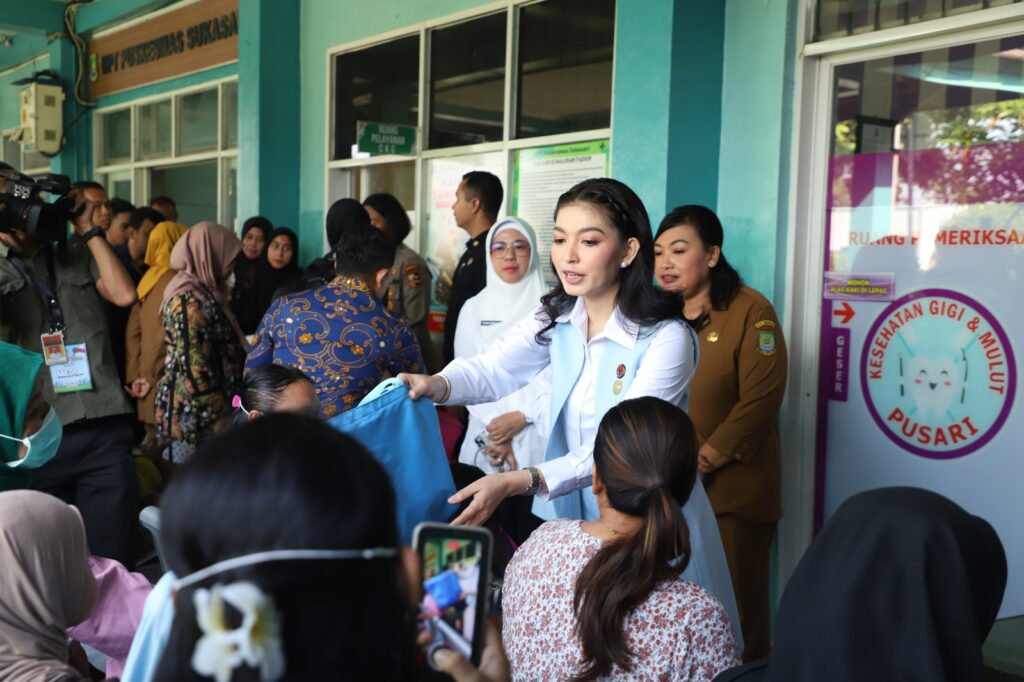 51457kunjungi puskesmas sukasari kota tangerang selvi ananda terus tingkatkan pelayanan 51457